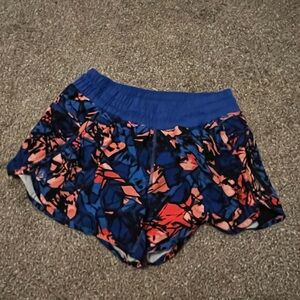 Lululemon tracker shorts - patterned